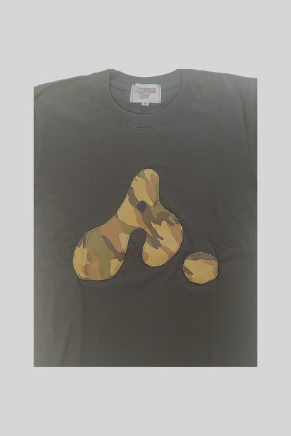 T-SHIRT CON LOGO "A" (CAMO 12)