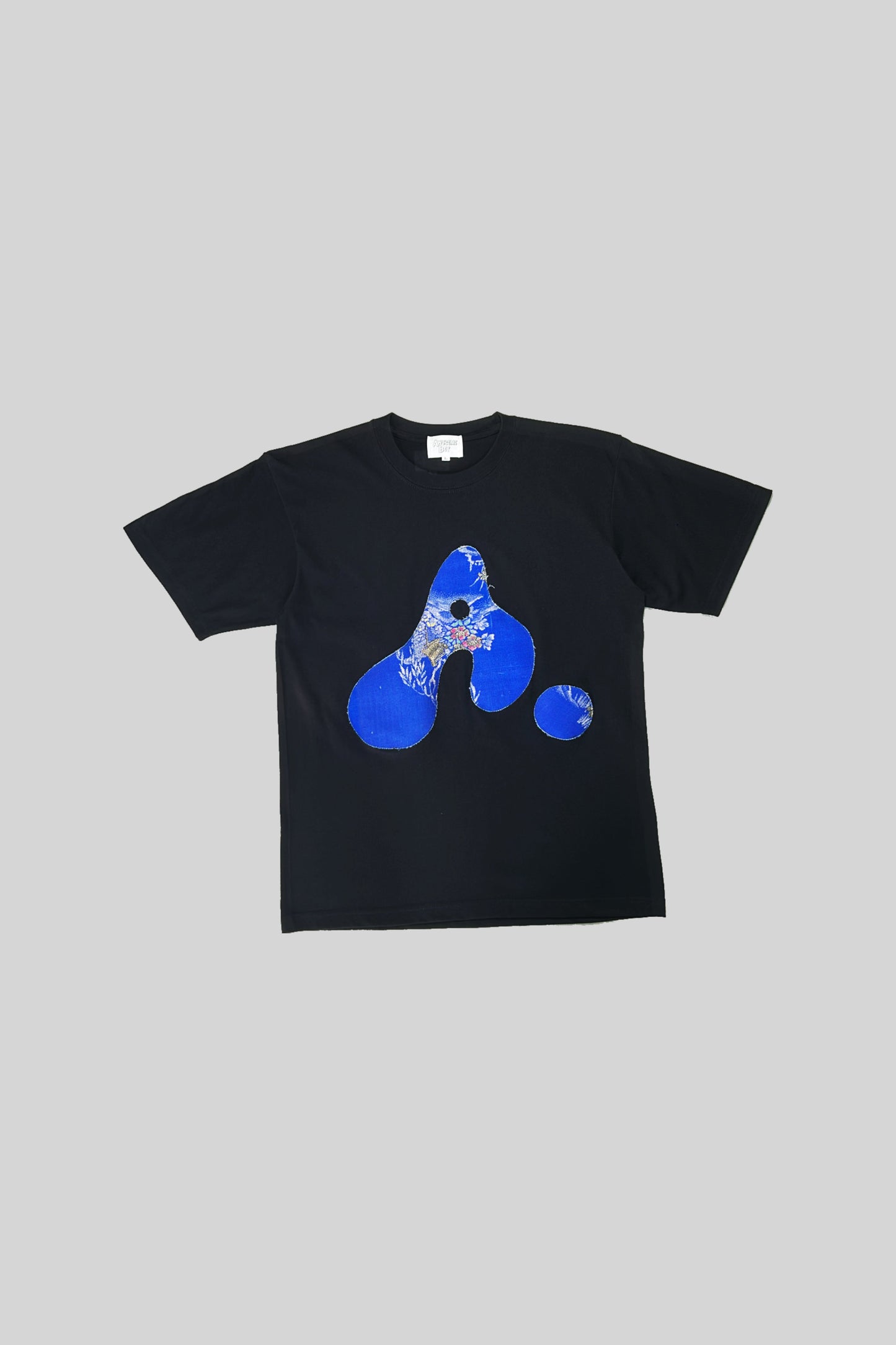 T-SHIRT CON LOGO "A" (KIMONO 1)