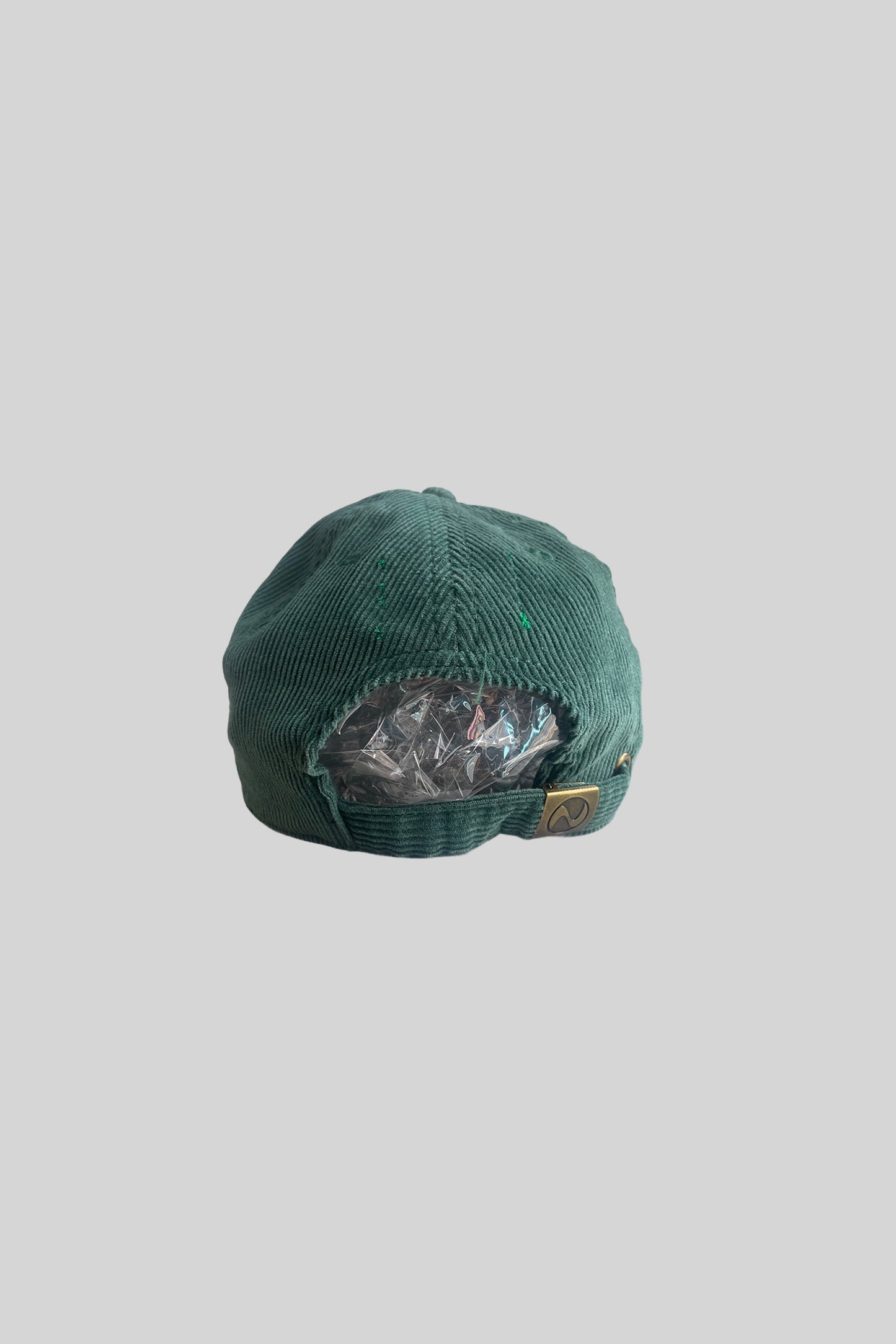 Cappellino in velluto a costine "A" con logo (verde)