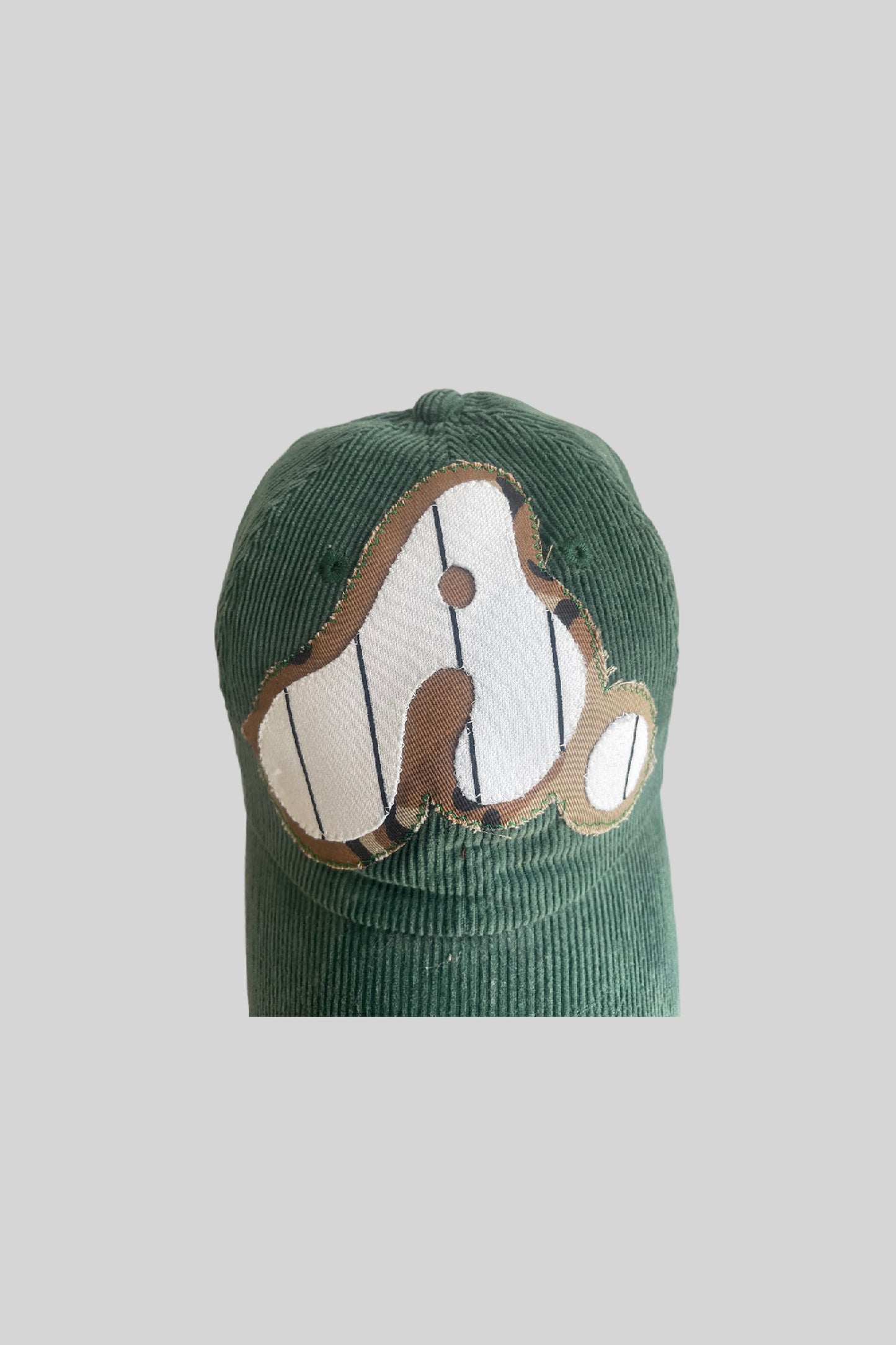 Cappellino in velluto a costine "A" con logo (verde)
