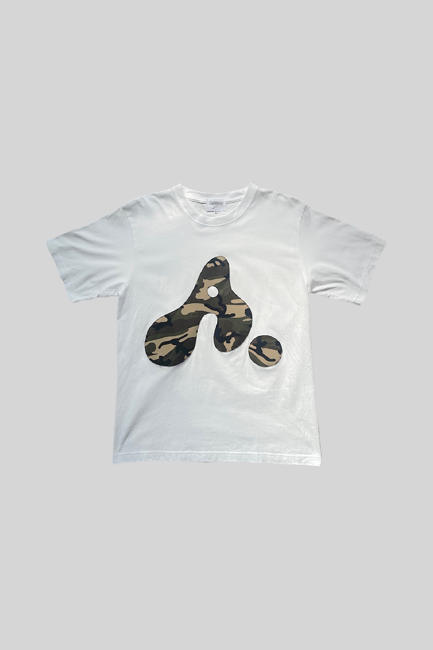 T-SHIRT CON LOGO "A" (MIMETICA 9)