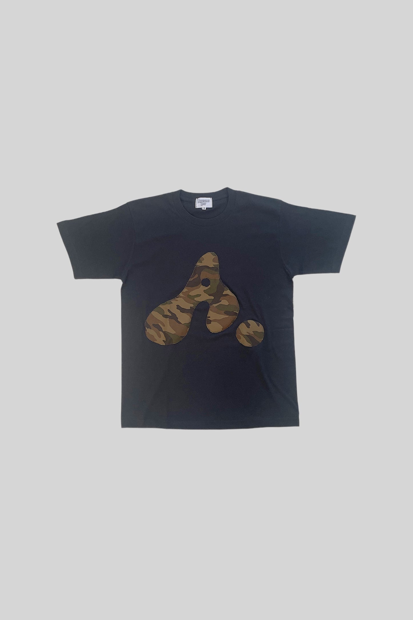 T-SHIRT CON LOGO "A" (CAMO 12)