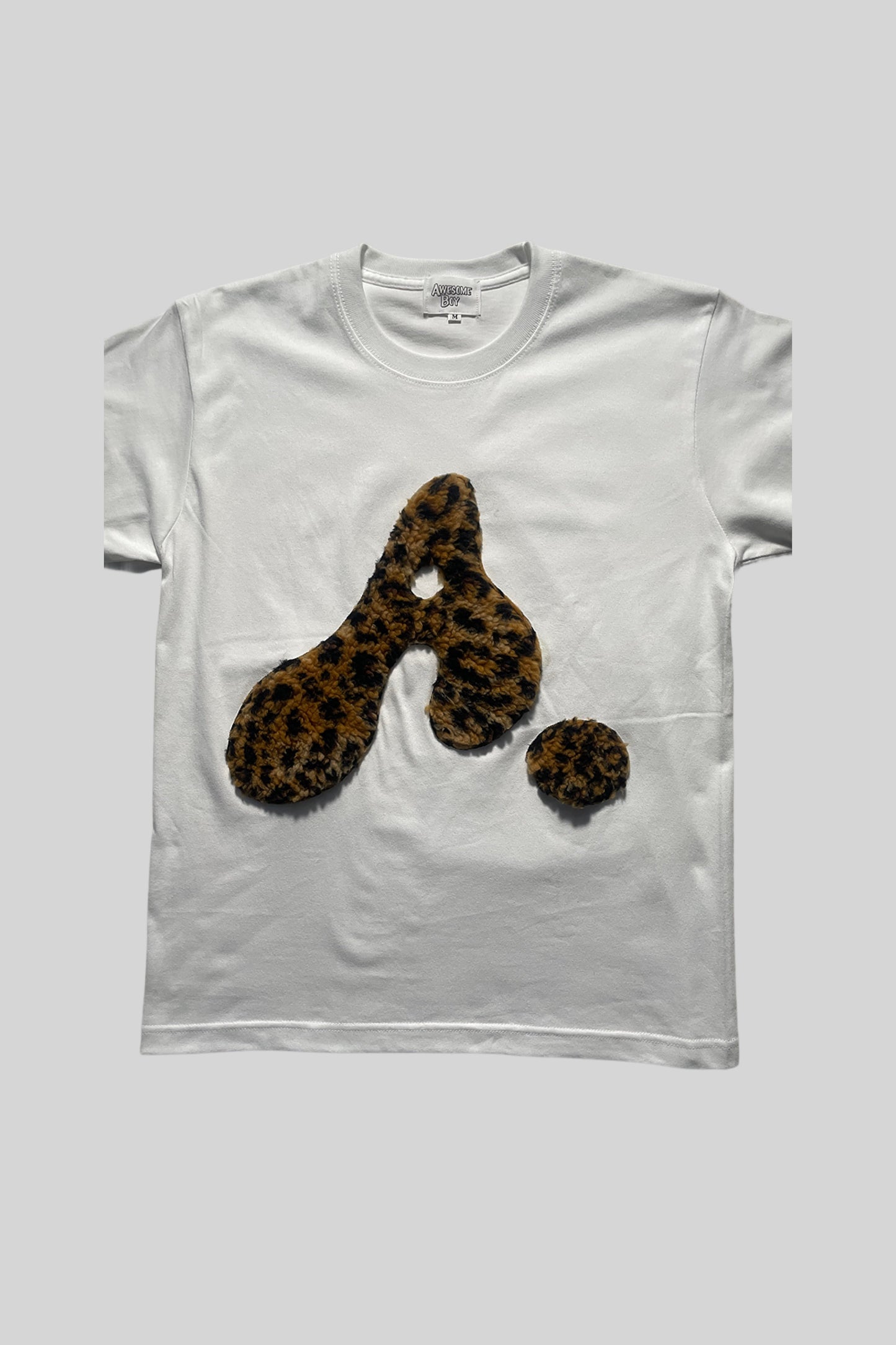 T-SHIRT CON LOGO "A" (LEOPARDO IN PELLICCIA SINTETICA)