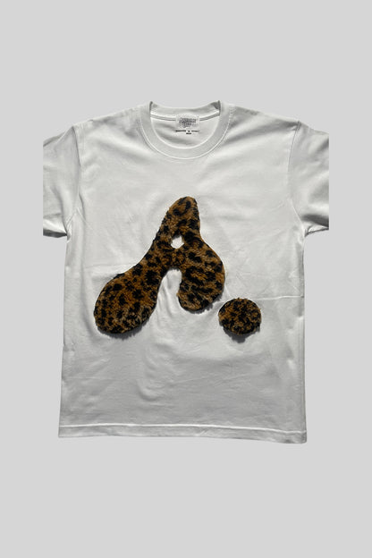 T-SHIRT CON LOGO "A" (LEOPARDO IN PELLICCIA SINTETICA)