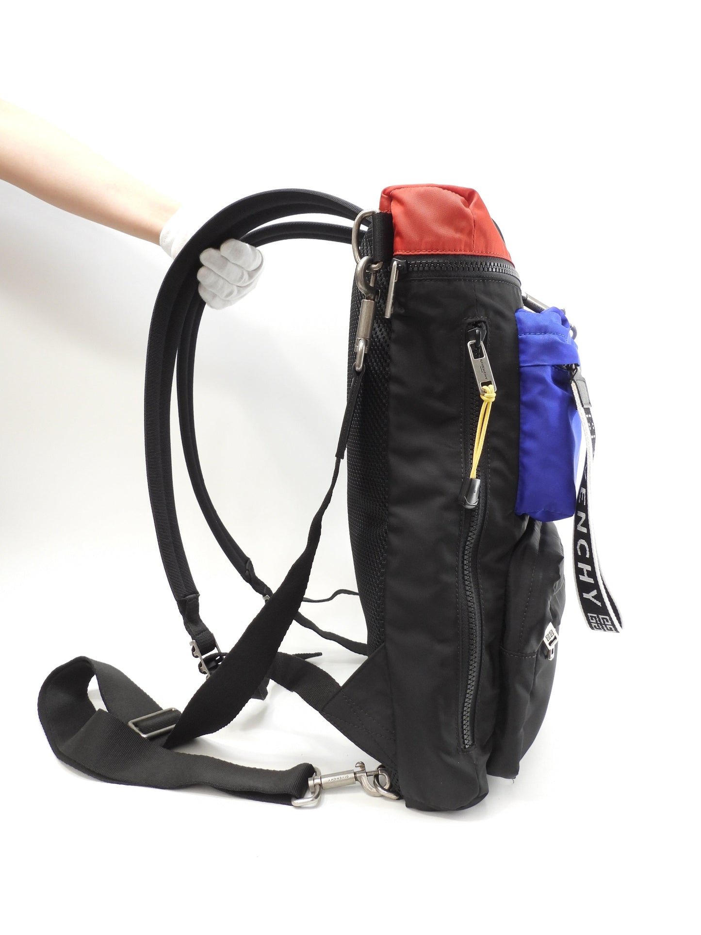 Givenchy Zaino in nylon nero, rosso e blu, zaino a tracolla @ZEA0198