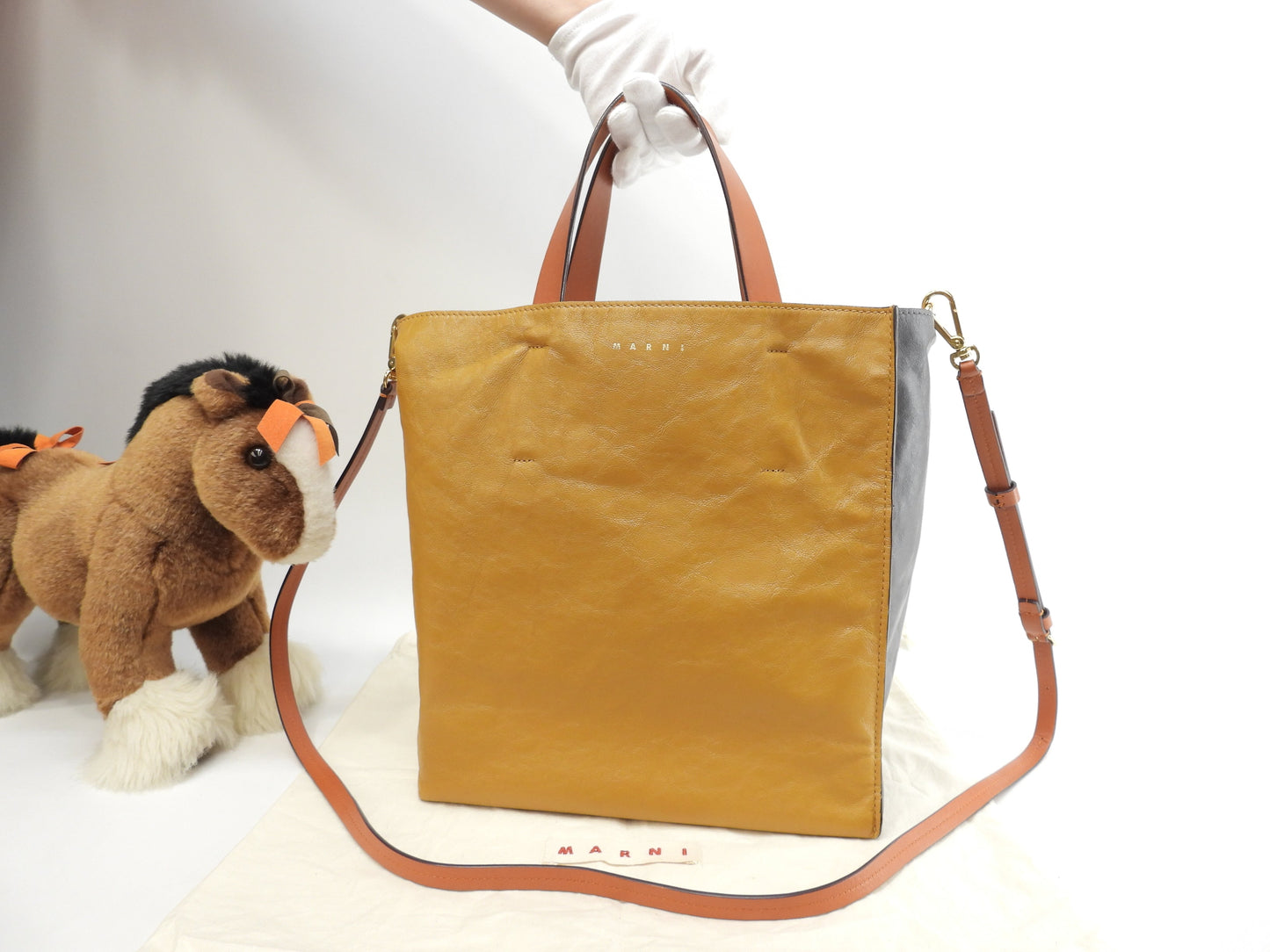 MARNI borsa tote con tracolla rimovibile Museo Soft piccola in pelle senape/grigio - Ottime condizioni @ 1