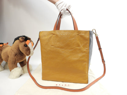 MARNI borsa tote con tracolla rimovibile Museo Soft piccola in pelle senape/grigio - Ottime condizioni @ 1