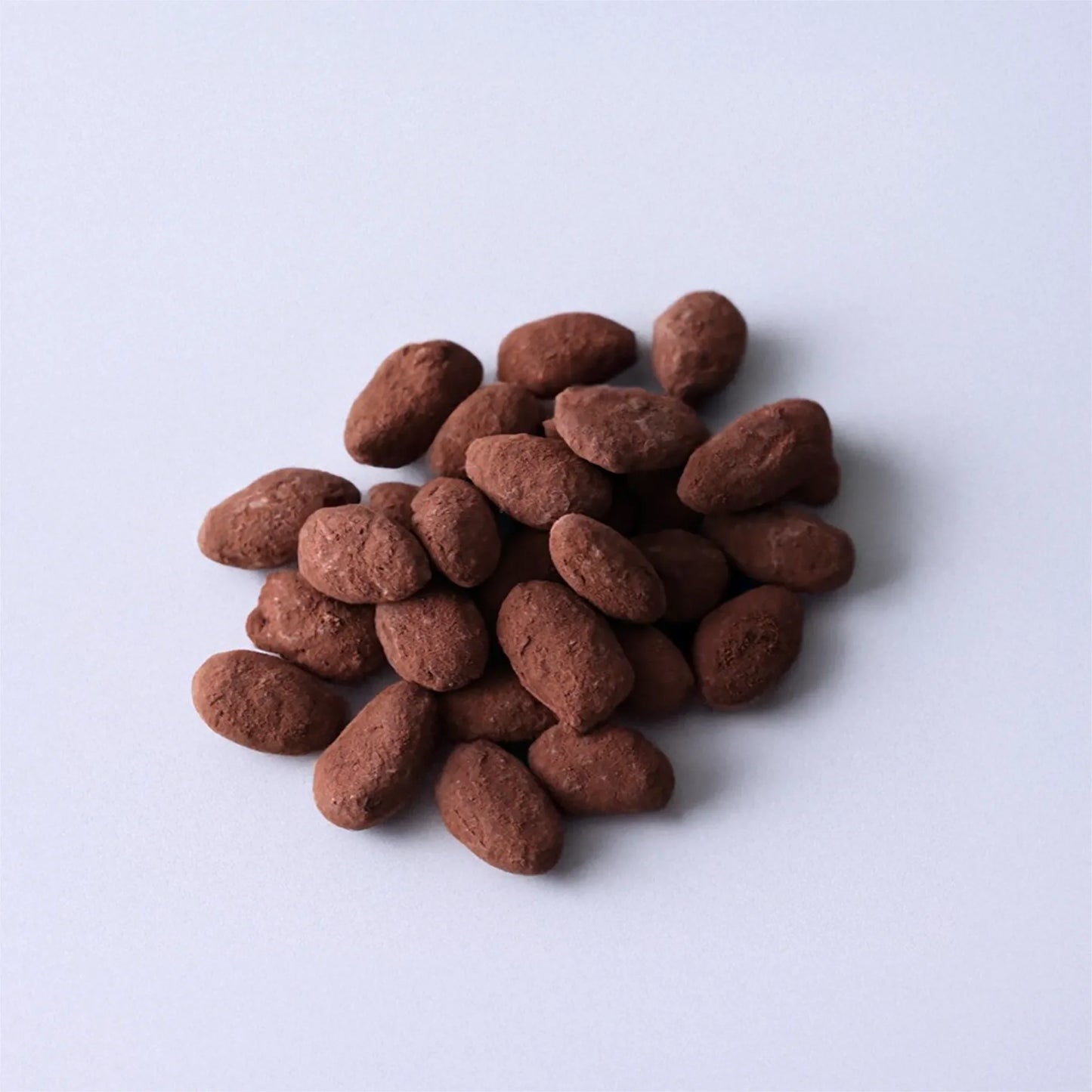 Mandorle ricoperte di cioccolato, 7,8 g di carboidrati per sacchetto