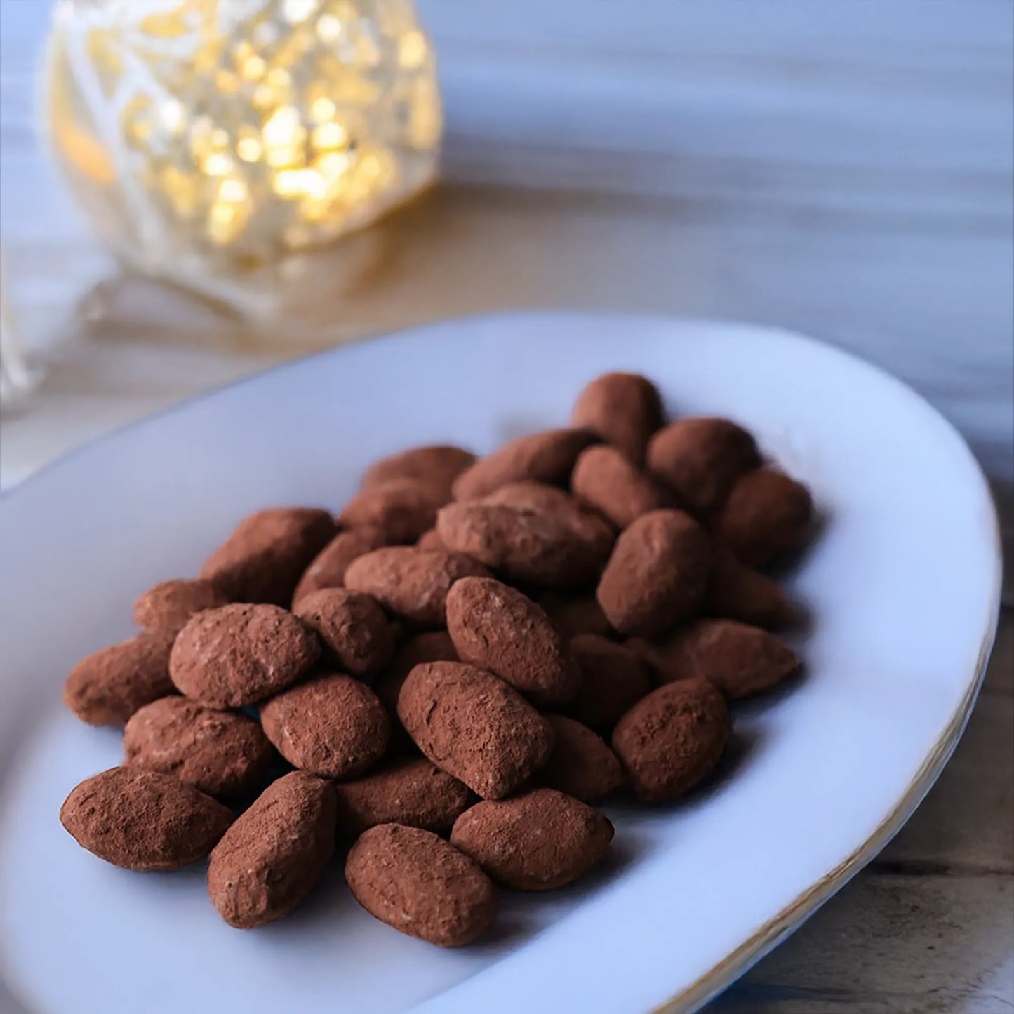 Mandorle ricoperte di cioccolato, 7,8 g di carboidrati per sacchetto